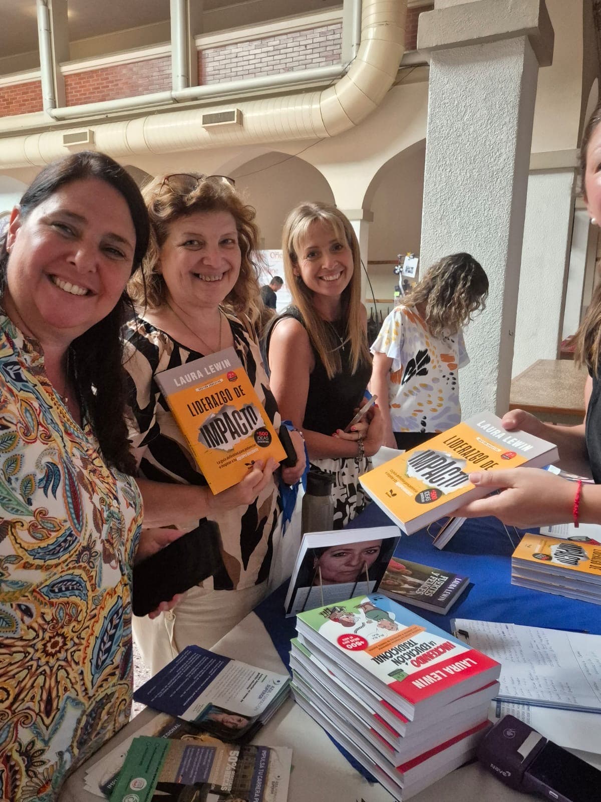 Encuentro en la feria del libro 6