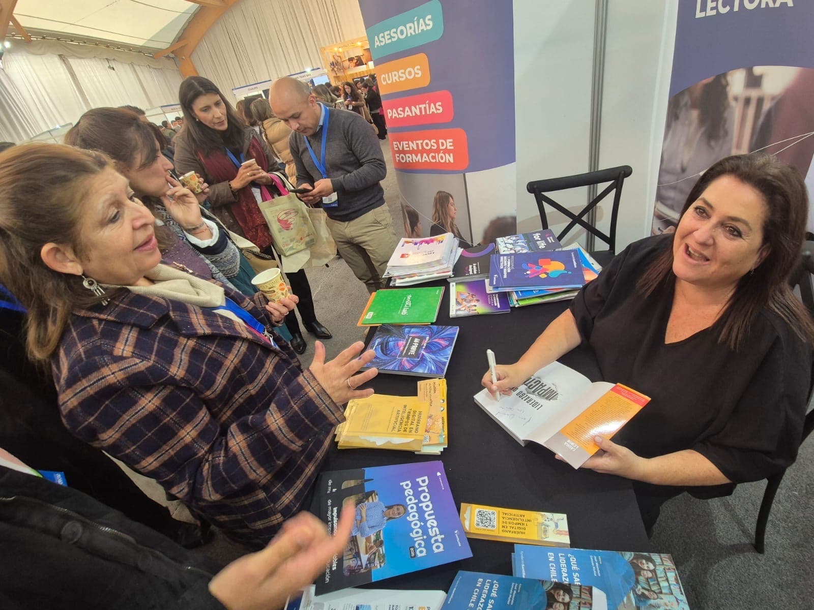 Encuentro en la feria del libro 26