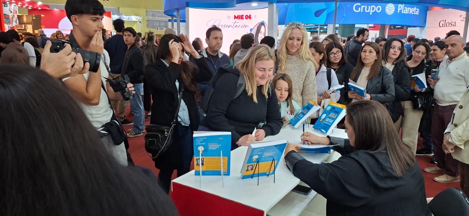 Encuentro en la feria del libro 30
