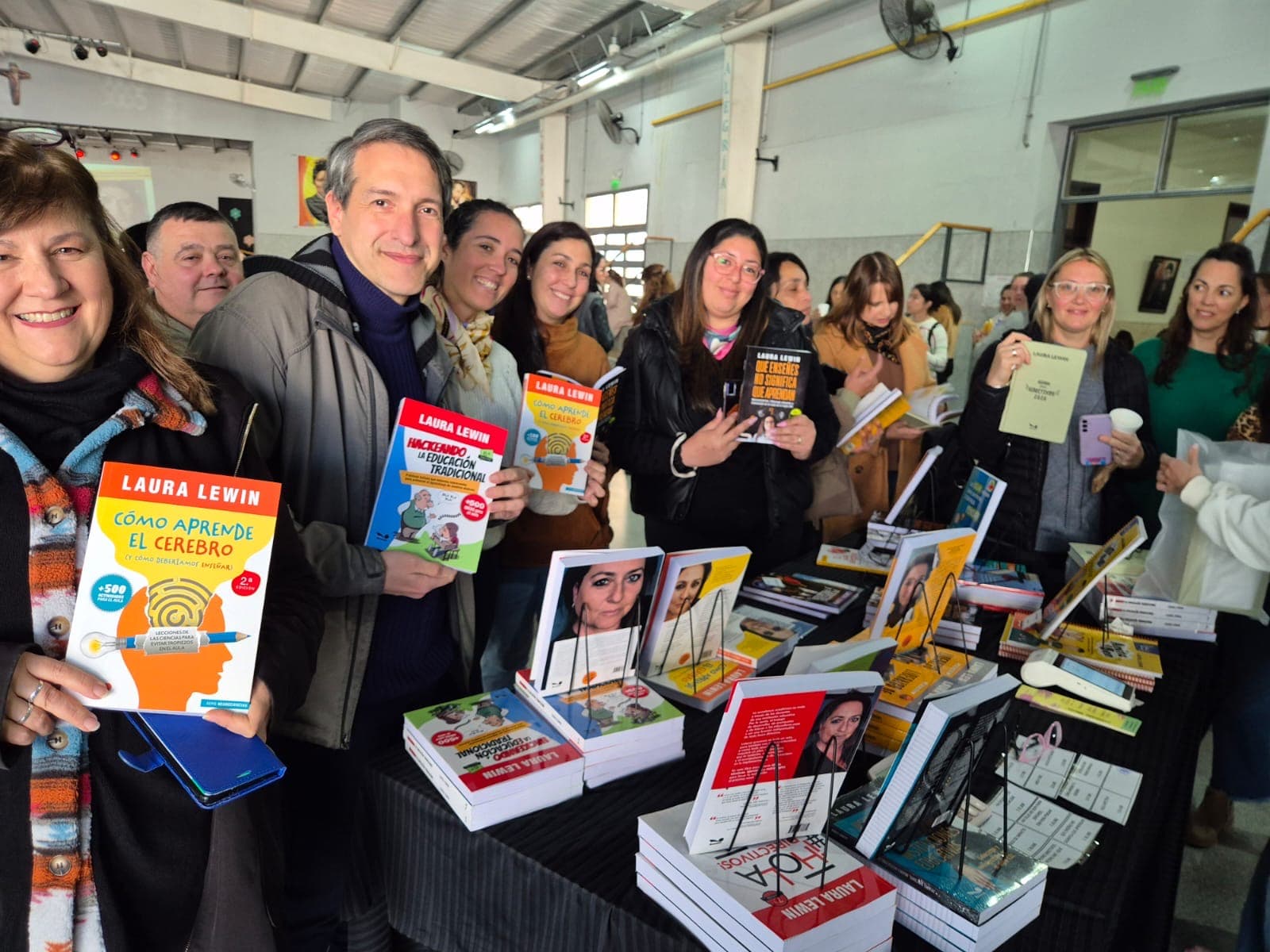 Encuentro en la feria del libro 38